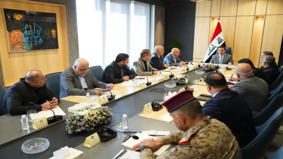 رئيس مجلس الوزراء يترأس اجتماعٱ في البصره