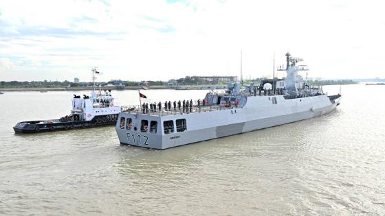 سفينة البحرية البنغلاديشية “بروتيايو” تغادر شيتاغونغ